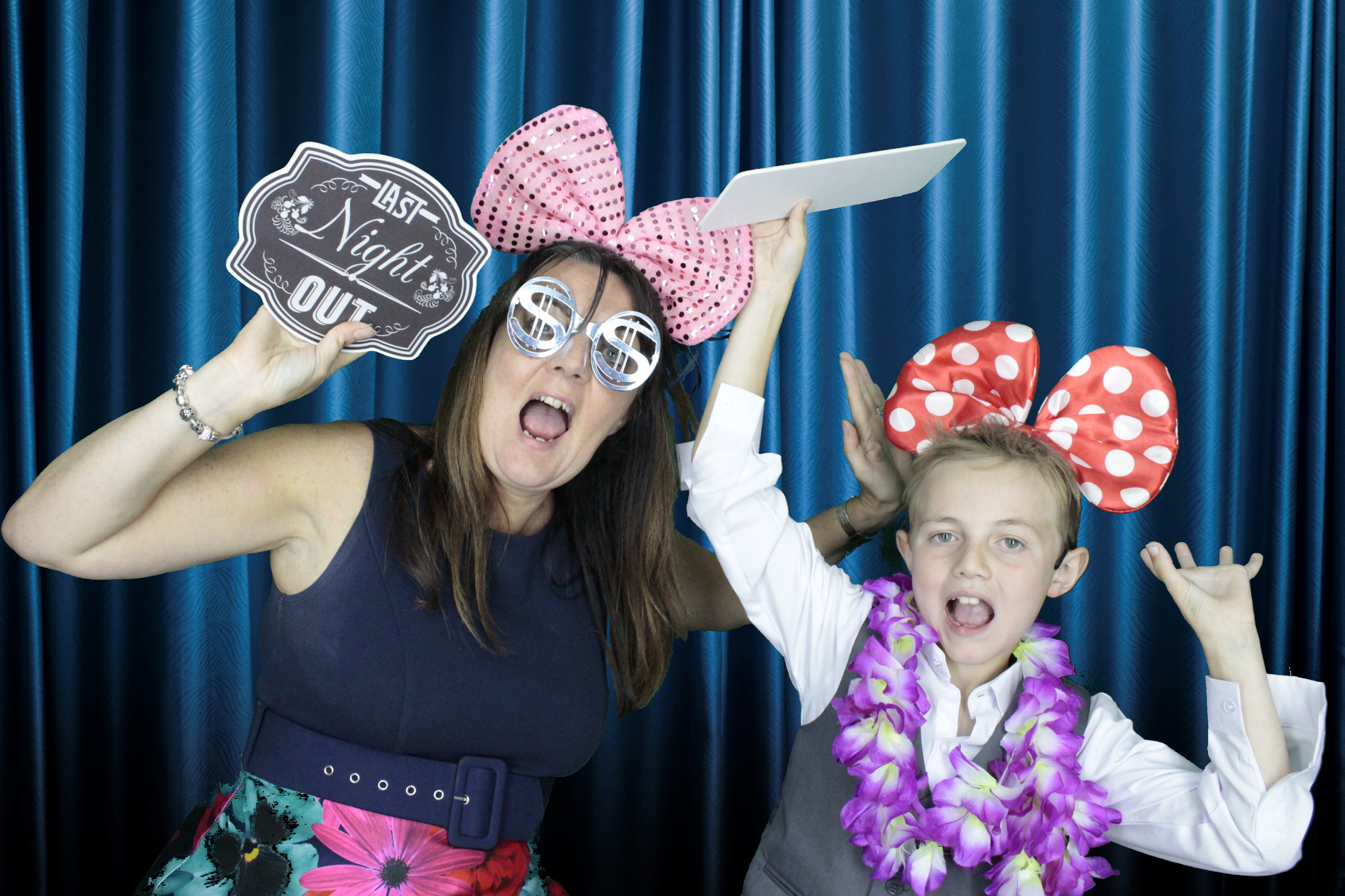 Katie and Jons Wedding | View more photos from the event at gallery.myphotoboothexperience.co.uk/u/MyPhotoBoothExperienceLtd/Katie-and-Jons-Wedding